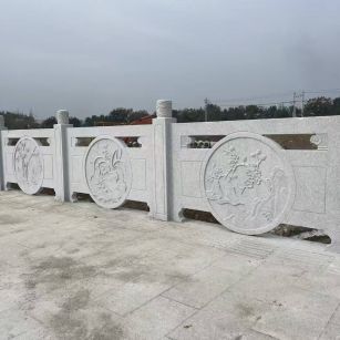 内蒙古芝麻白河道栏杆 石材栏杆