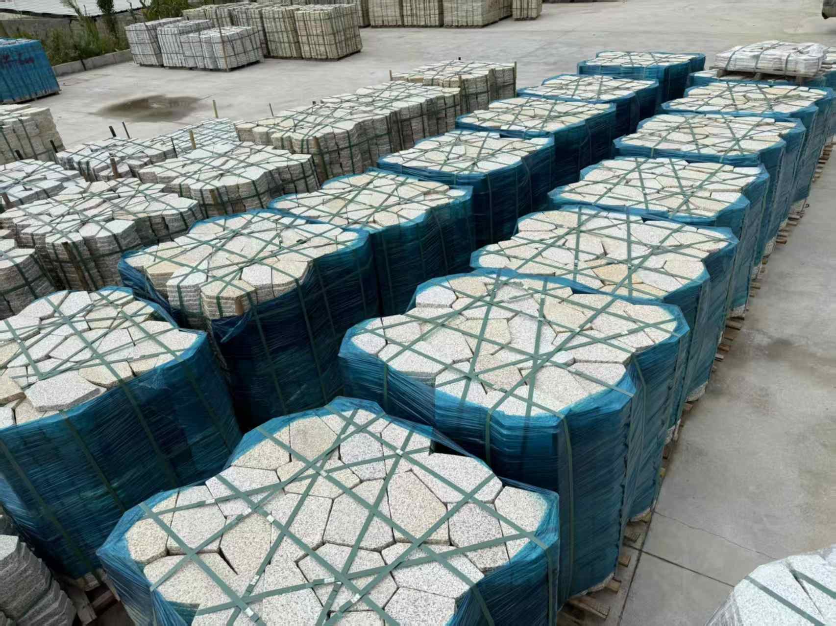 内蒙古黄金麻冰裂纹 碎拼
