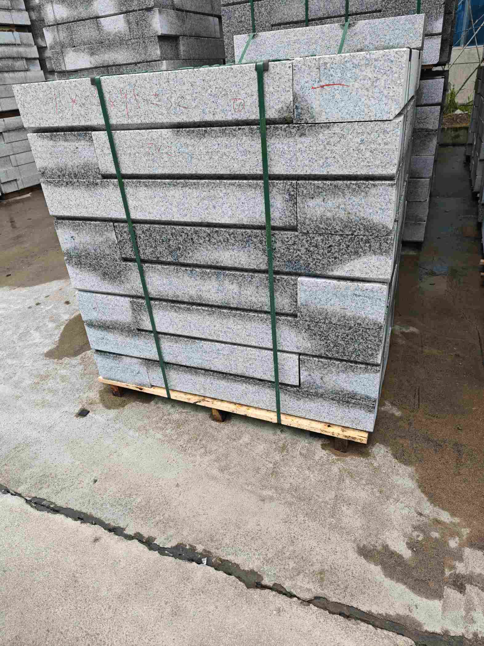 内蒙古芙蓉白路牙石，马路牙子